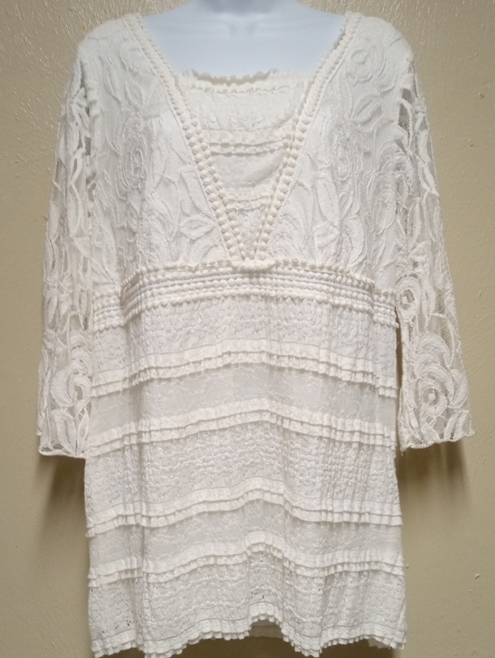 Women's Lace Tunic Size XL Vintage Inspired Floral Lace Ruffled Lace Lower Body